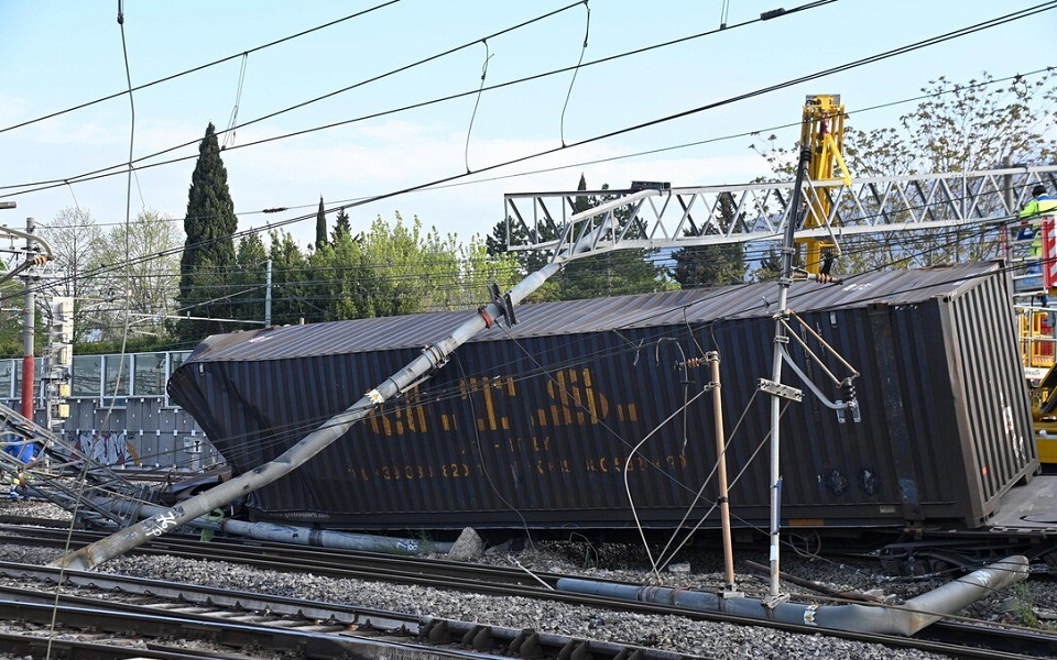 Ιταλία: Εκτροχιασμός εμπορευματικού τρένου – Υλικές μόνο ζημιές-1