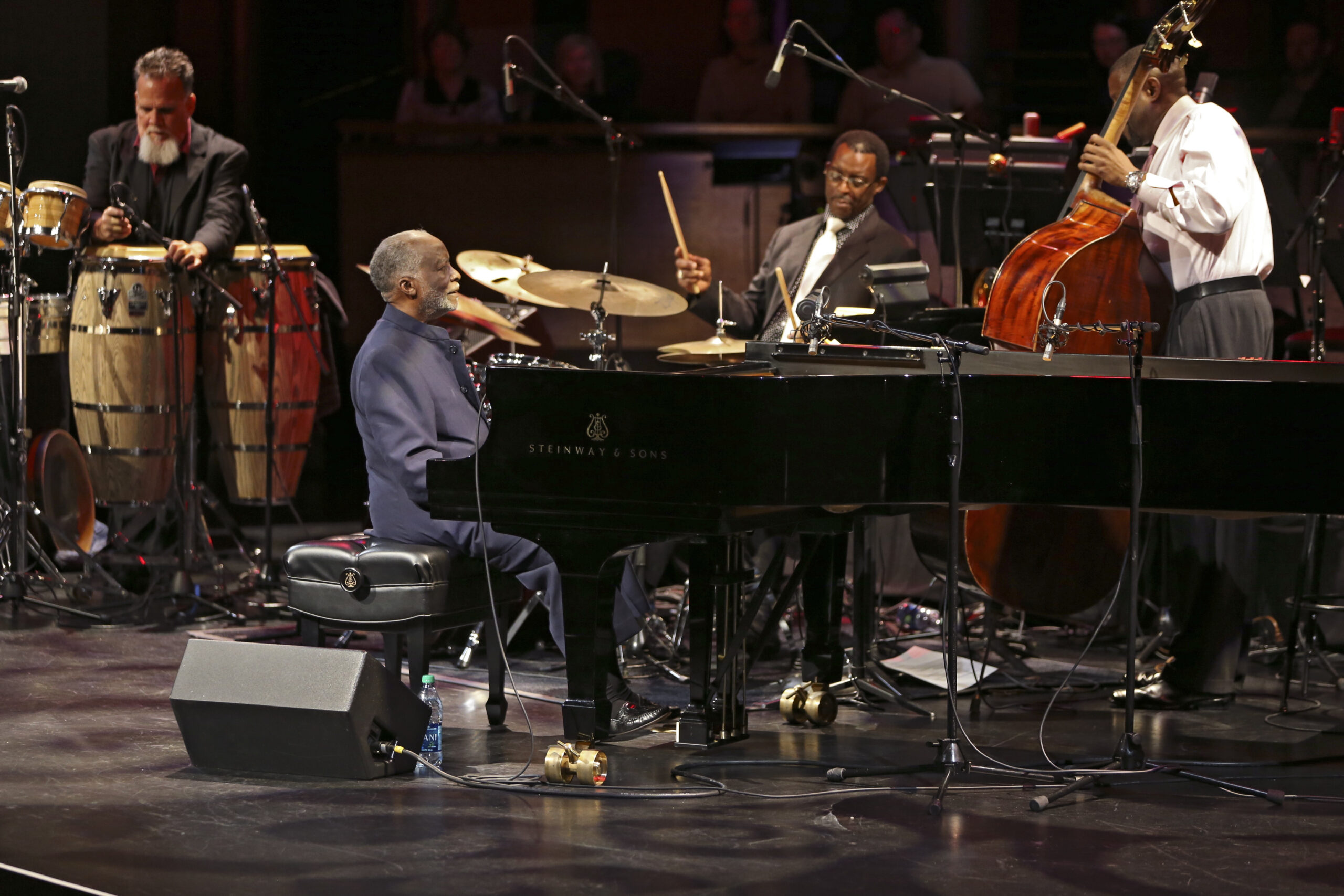 η-ζωή-του-θρυλικού-αχμάντ-τζαμάλ-που-ξε-562376968