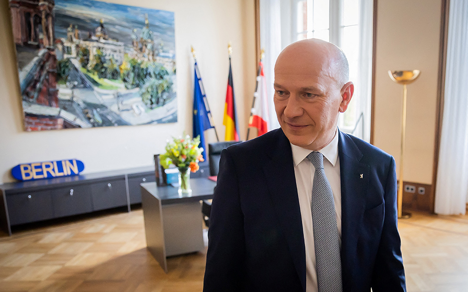 γερμανία-επεισοδιακή-εκλογή-του-δημά-562394845