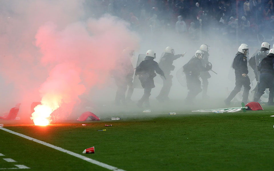 σούπερ-λιγκ-δύο-αγωνιστικές-κεκλεισμ-562395199