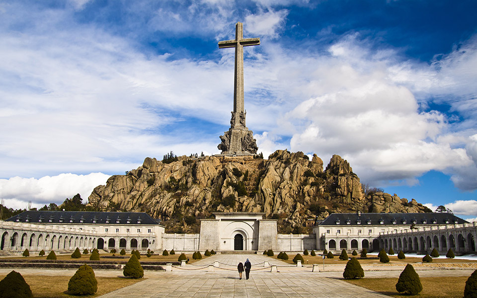 ισπανία-οι-αρχές-προχωρούν-στην-εκταφ-562385896