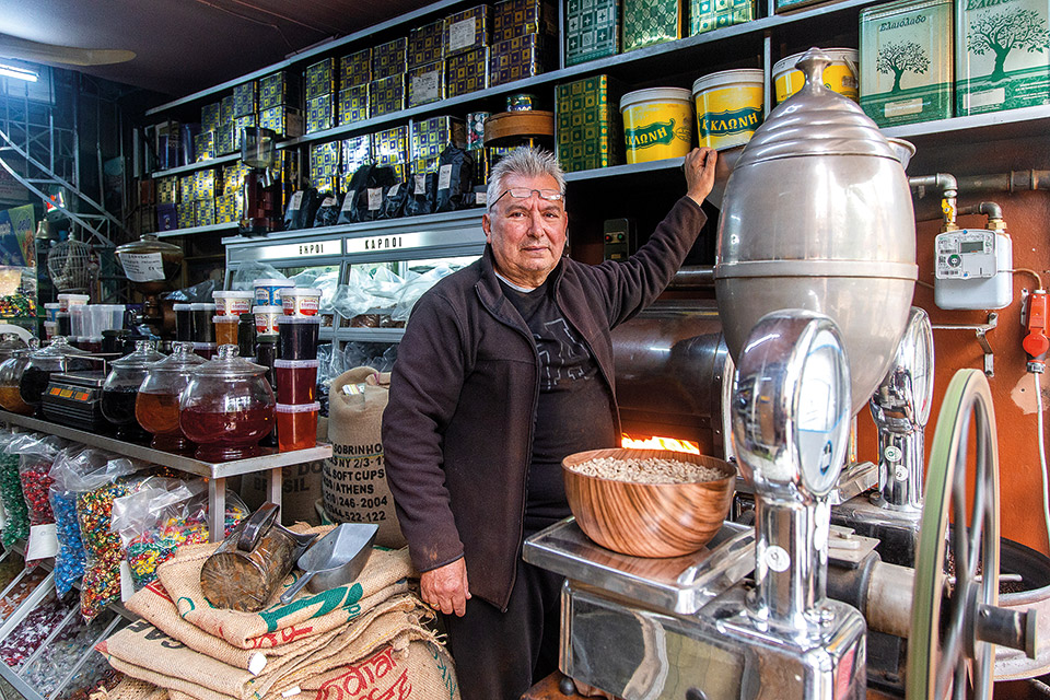 Στον πεζόδρομο της Αγίας Ζώνης, για καφέ και χατσαπούρι-5