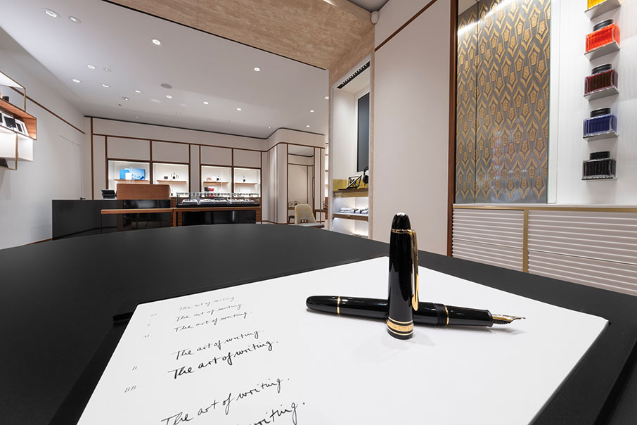 Μία βόλτα στη νέα μπουτίκ της Montblanc στην Αθήνα-6