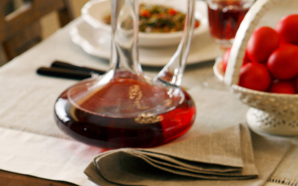 πώς-επιλέγουμε-κρασί-για-την-ανάσταση-562374958