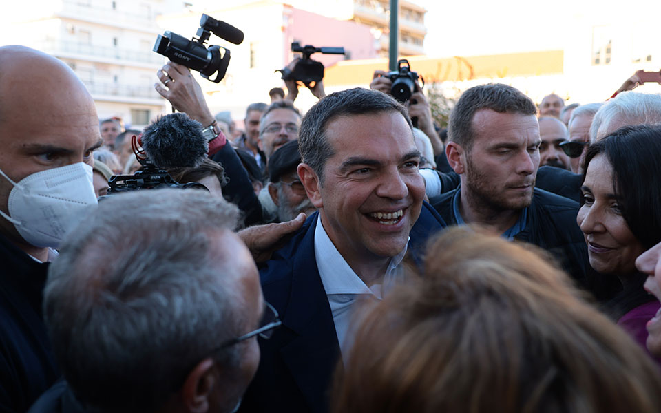 τσίπρας-η-κυβέρνηση-συριζα-θα-φέρει-πρ-562380544