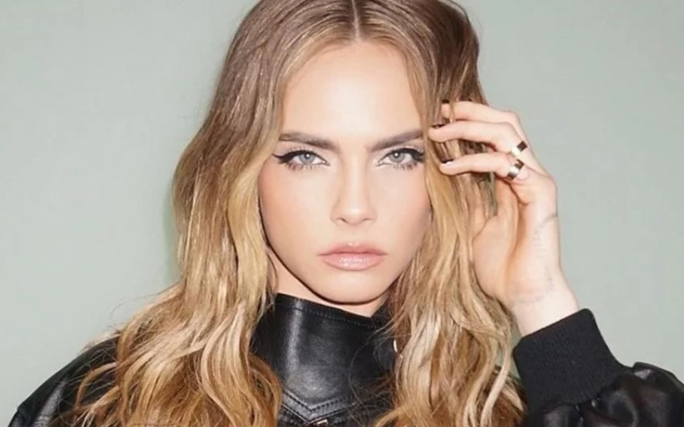 τέλεια-καλοσχηματισμένα-φρύδια-ο-οδη-562380685