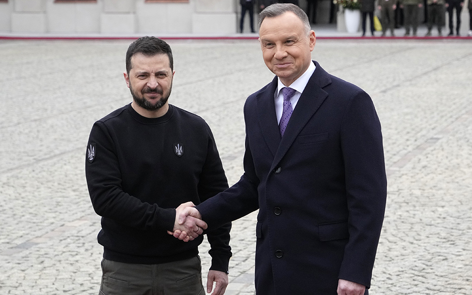 ψηφοθηρία-στο-όνομα-του-πάπα-562357477