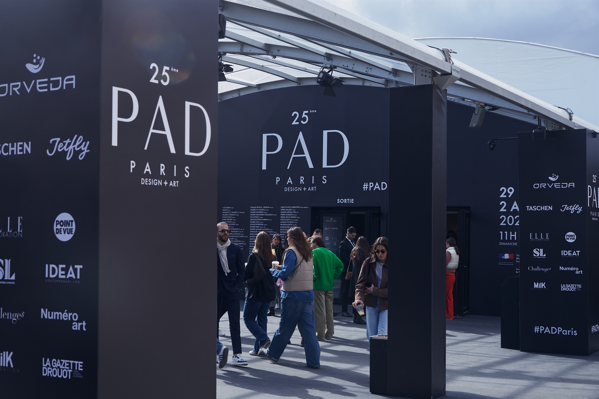 Ενα μπλε ελληνικό «εικαστικό σύμπαν»-7