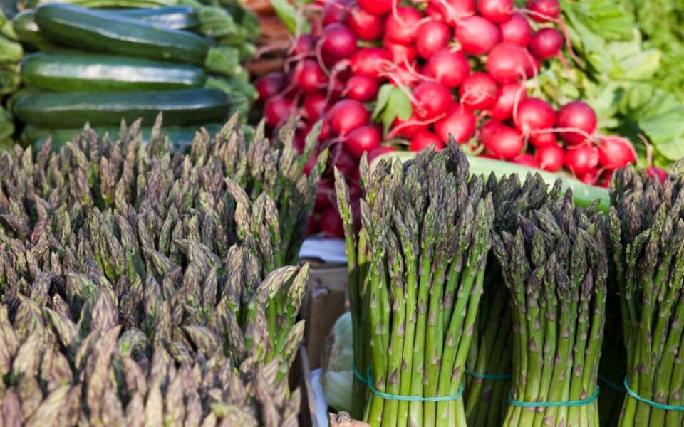 απρίλιος-ποια-προϊόντα-είναι-τώρα-στη-562353145