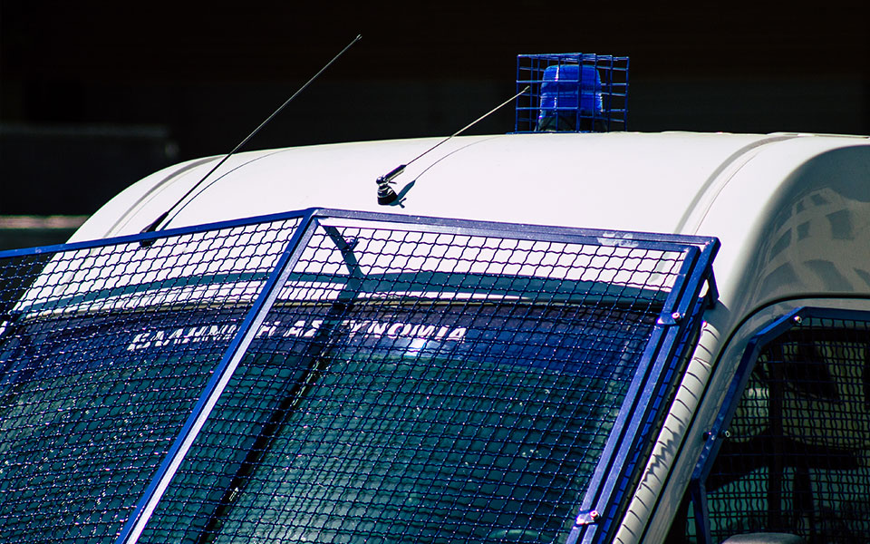 αθήνα-χειροπέδες-σε-αφγανό-για-αρπαγή-1-562358536