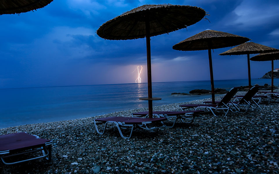 κακοκαιρία-ilina-επιμένουν-τα-έντονα-φα-562354225