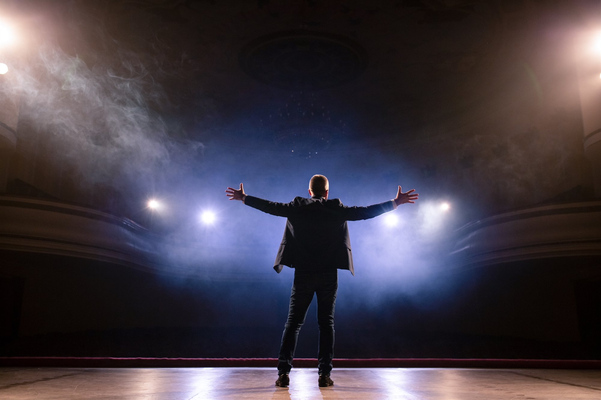 βαθιά-υπόκλιση-για-ένα-ρόλο-στη-βουλή-562393870