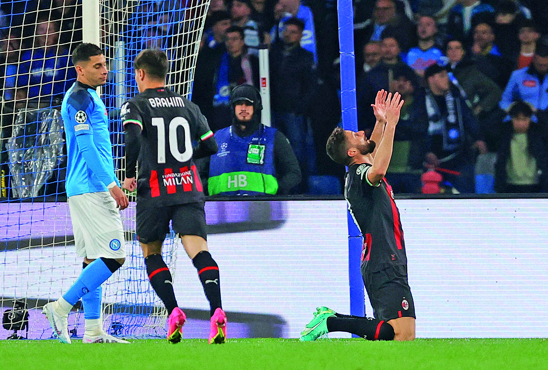 τσάμπιονς-λιγκ-μίλαν-με-φανέλα-ευρώπη-562377619