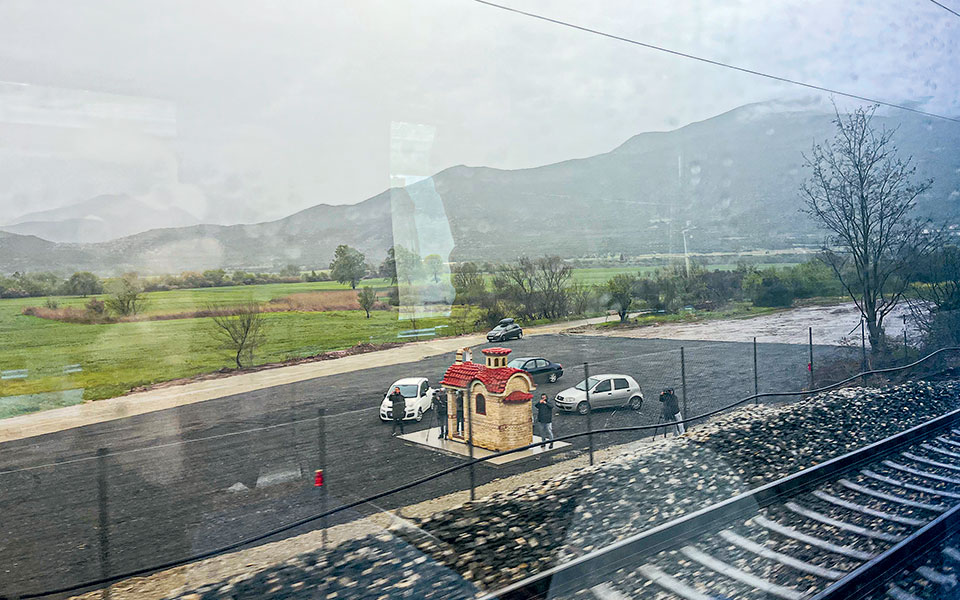 Τρένα: Ξανά στις ράγες, σε ένα μουδιασμένο ξεκίνημα – Η «Κ» στο δρομολόγιο του Intercity από Αθήνα για Θεσσαλονίκη-1