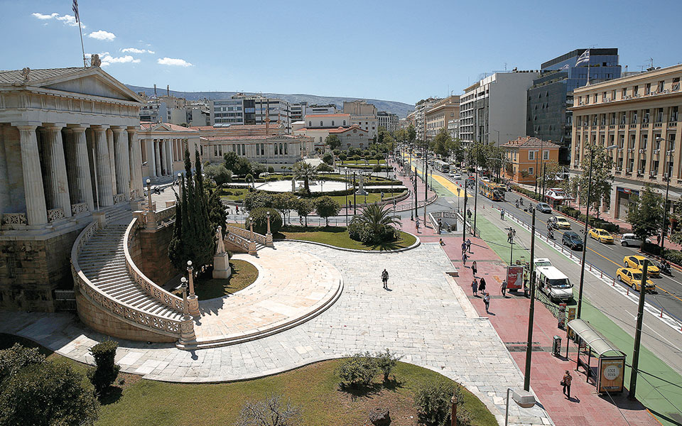 τα-σινεμά-έναυσμα-για-τη-σωτηρία-της-αθ-562361128