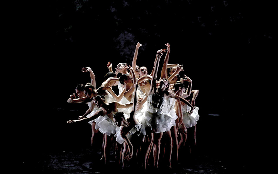 ντανί-λεβέκ-βλέπουμε-τη-λίμνη-των-κύκ-562363993