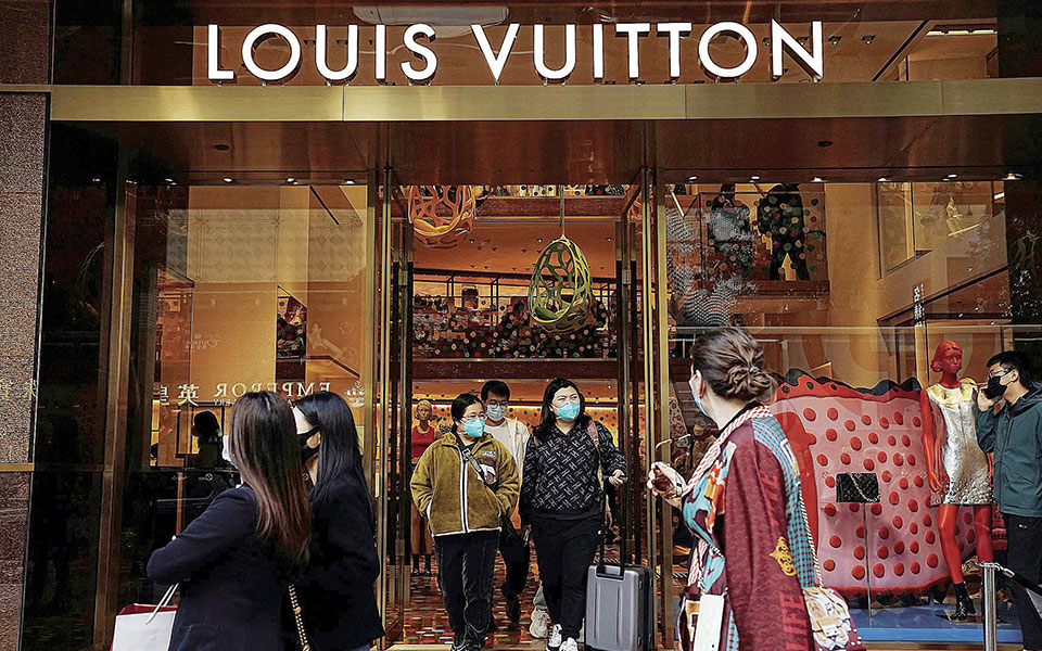 εκτόξευση-πωλήσεων-της-lvmh-λόγω-των-κινέ-562373827