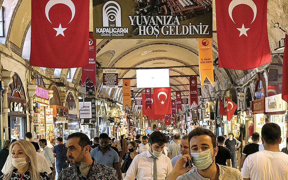 οι-τούρκοι-αναζητούν-δολάρια-στο-παζά-562381984