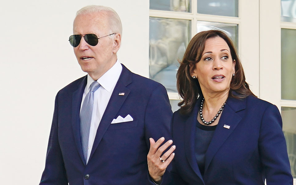 τόμας-φρίντμαν-γιατί-η-κάμαλα-είναι-ση-562391224