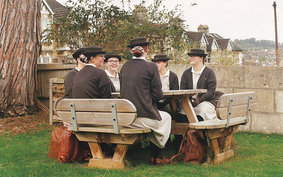 νταντάδες-κράμα-μέρι-πόπινς-και-τζέιμ-562394476