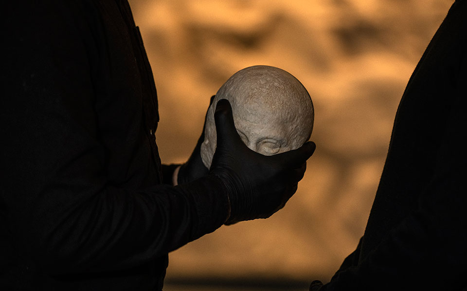 liberation-ολοι-μας-κλέψαμε-κάτι-από-την-ελλάδ-562382467