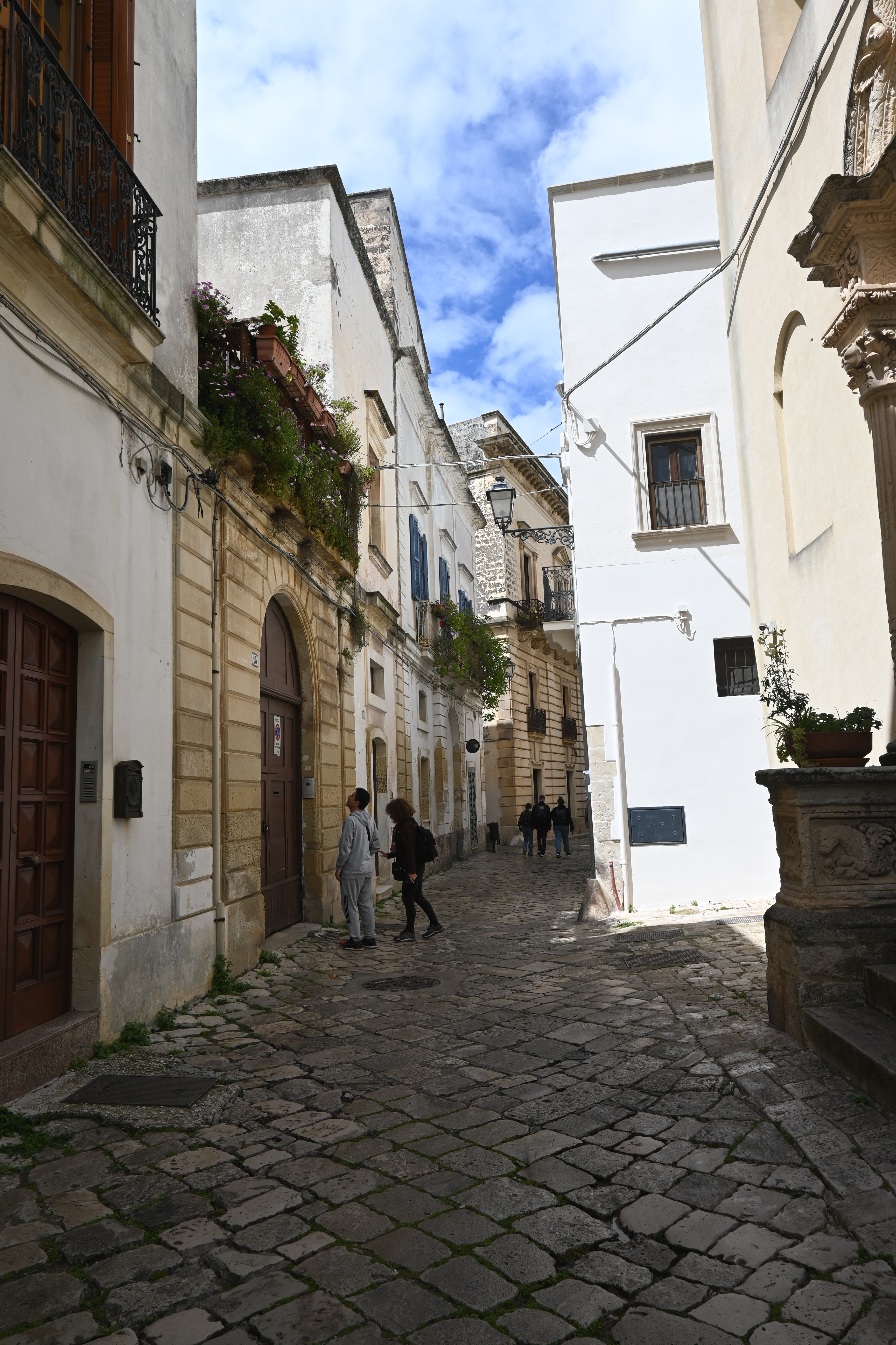 Μιλούν τη γλώσσα του Μεσαίωνα, «διψούν» για νέα ελληνικά-2