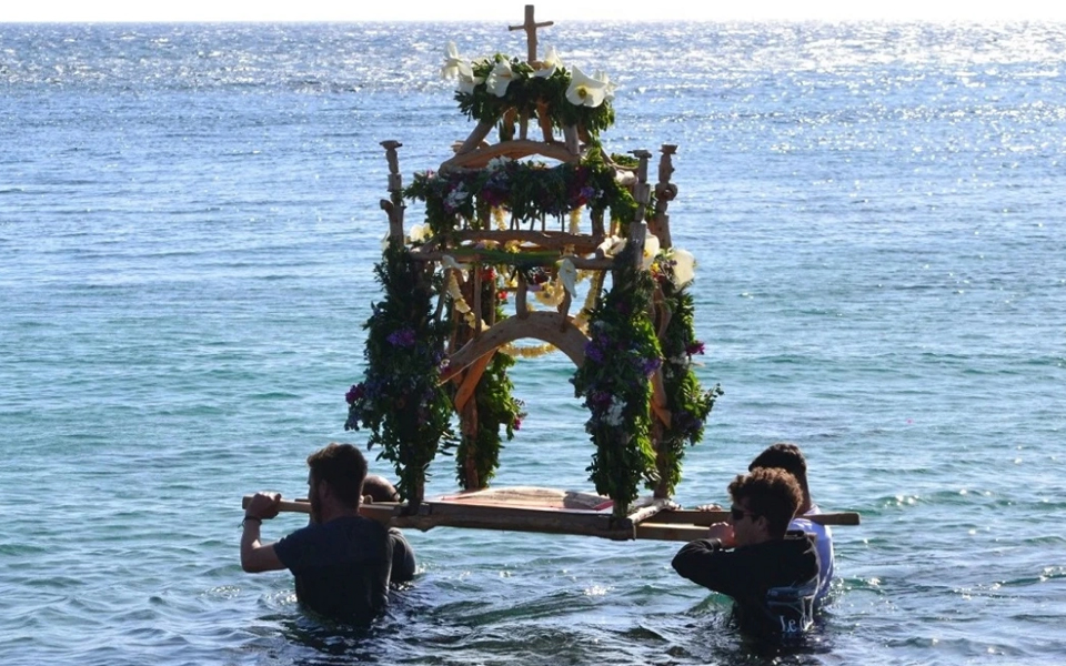 νάξος-βίντεο-από-την-περιφορά-του-επιτ-562374499