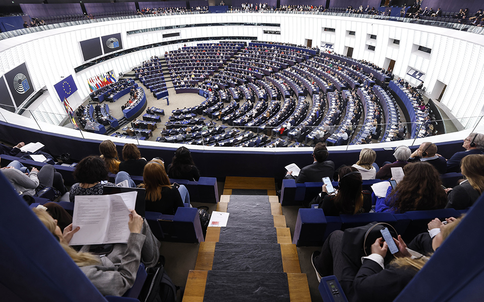 ε-ε-το-ευρωπαϊκό-κοινοβούλιο-ενέκρινε-562376749