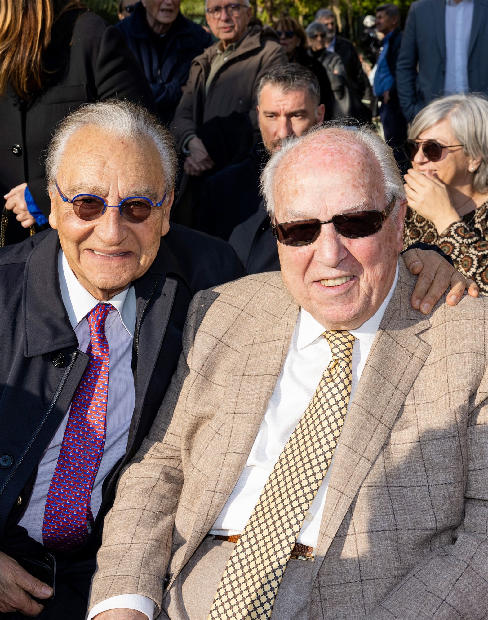 Σε κλίμα συγκίνησης τα αποκαλυπτήρια της προτομής του Αντώνη Σαμαράκη-2