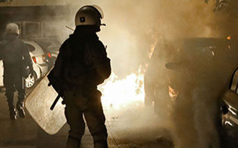 ζωγράφου-επίθεση-με-μολότοφ-κατά-αστυ-562363843