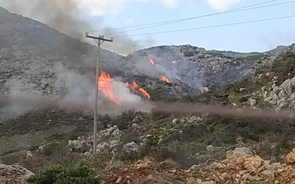 πυρκαγιά-στα-μέγαρα-αττικής-562378741