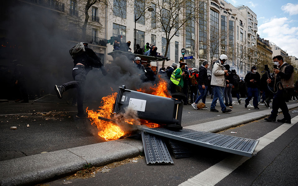 Γαλλία: Επεισόδια, συλλήψεις και τραυματίες στον 11ο γύρο κινητοποιήσεων-15