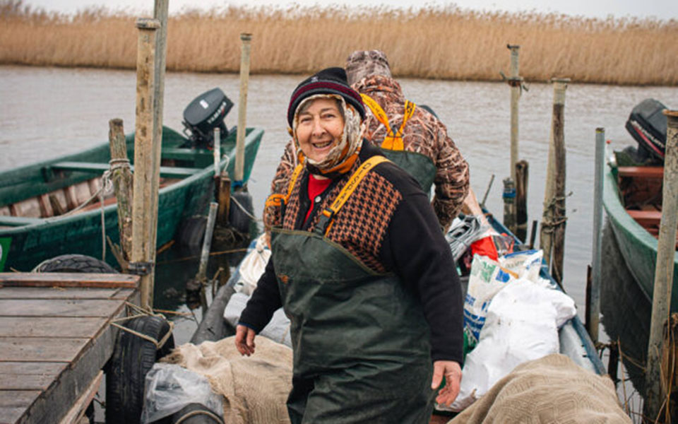 η-κυρά-του-δέλτα-η-πιο-αφοσιωμένη-ψαρού-562385659