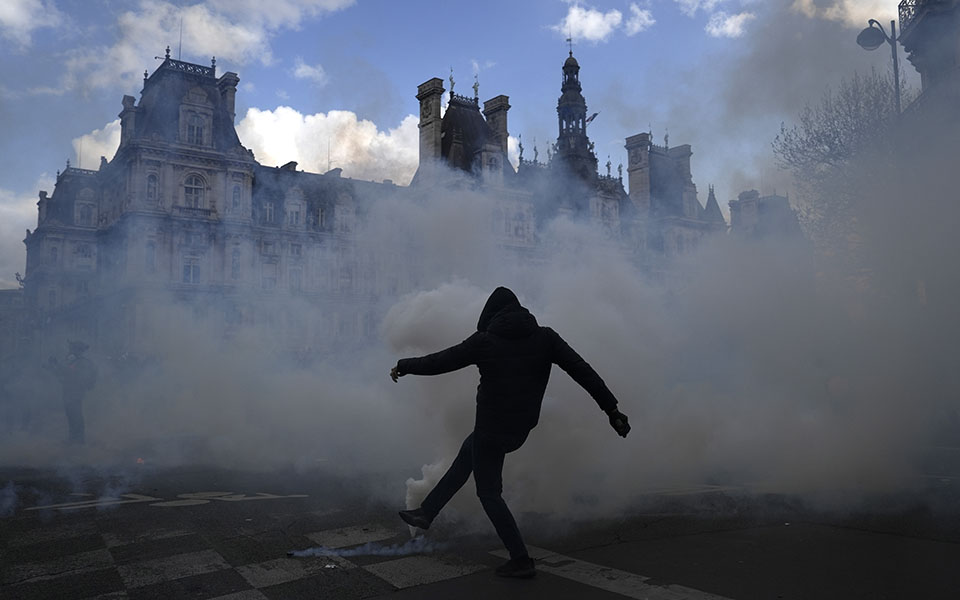 Γαλλία: 12η ημέρα κινητοποιήσεων εν αναμονή της απόφασης του Συνταγματικού Συμβουλίου-3