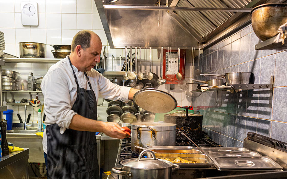 πού-θα-φάμε-μαγειρίτσα-το-μεγάλο-σάββα-562374508