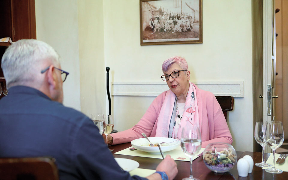 Ανεχόμαστε την τζάμπα μαγκιά στα ΑΕΙ-1