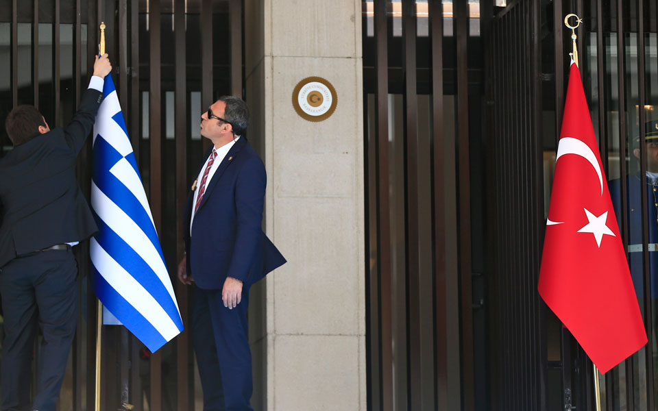 μουσταφά-αϊντίν-στην-κ-κρατήστε-τα-ε-562352971