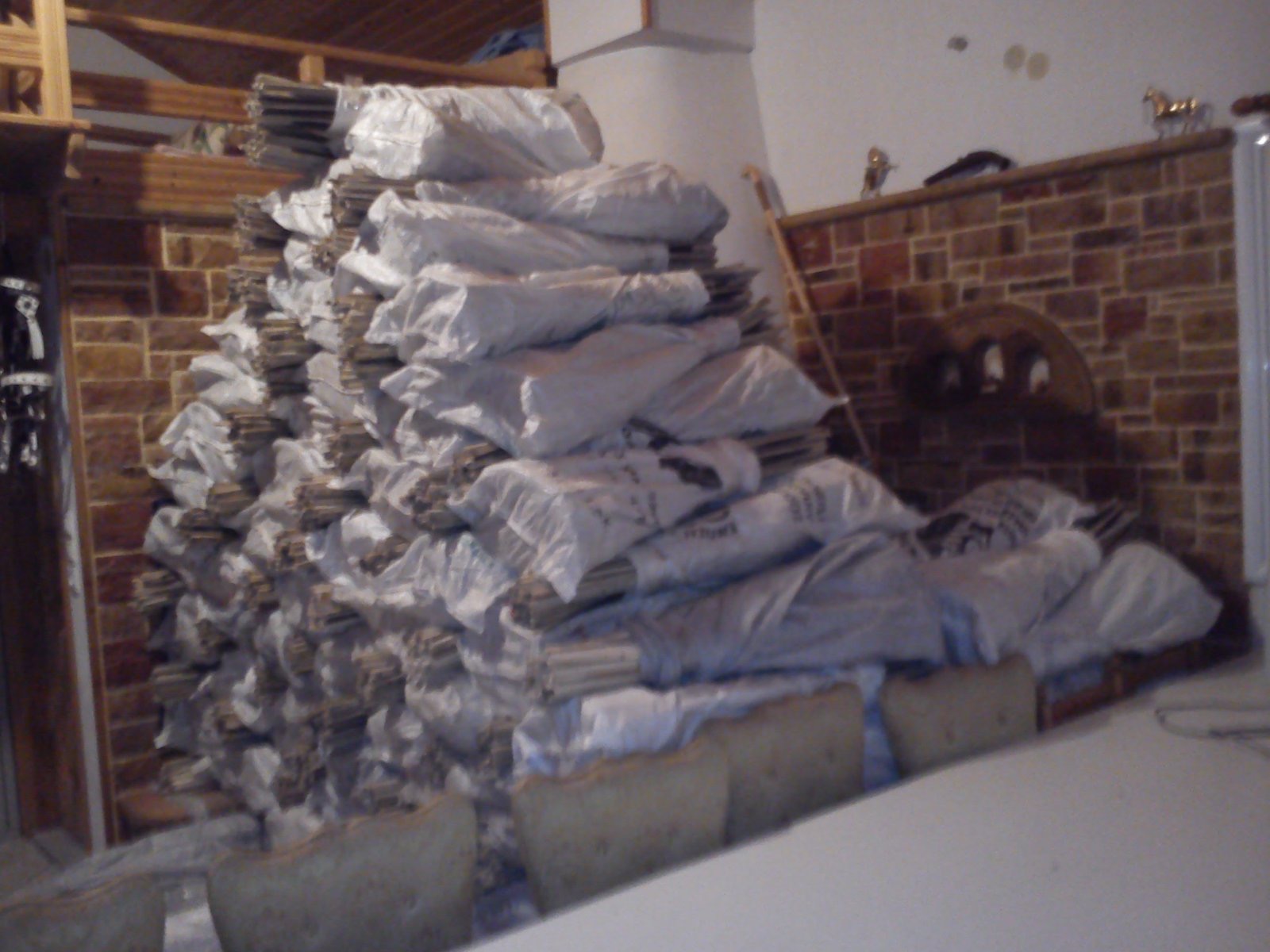 Ρουκετοπόλεμος: Με απαγορεύσεις και… άρωμα Χόλιγουντ-4