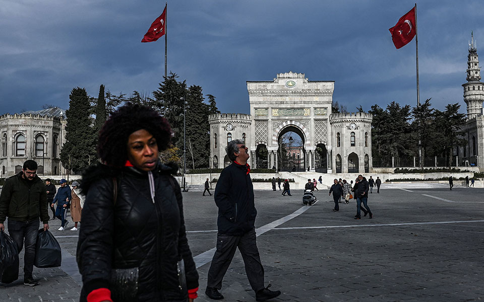 economist-ο-ρόλος-του-εγκέλαδου-στις-δημοτικ-562391695