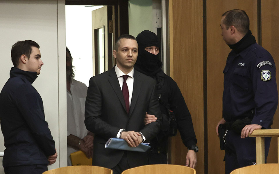 αθώοι-για-υποκίνηση-ρατσιστικού-μίσο-562394287