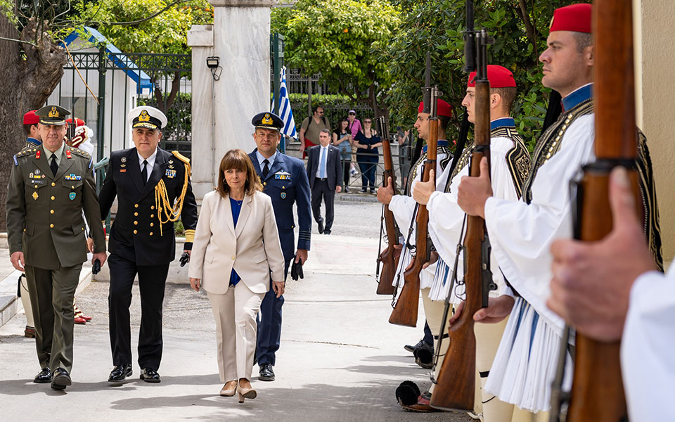 h-σακελλαροπούλου-επισκέφθηκε-την-προ-562375414