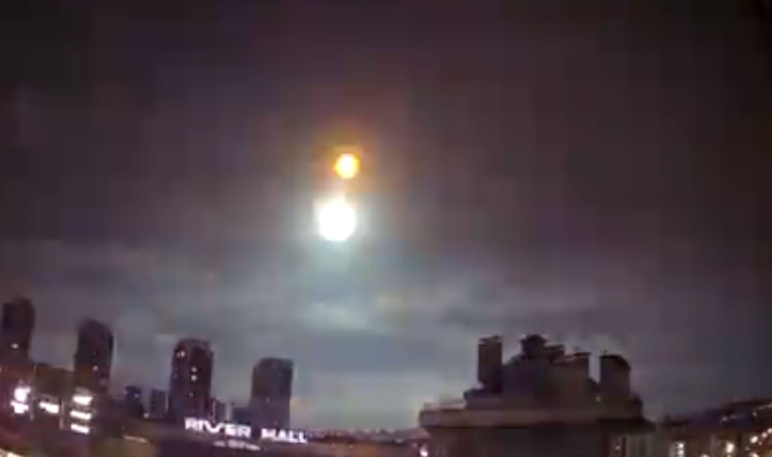 ουκρανία-η-μυστηριώδης-λάμψη-στο-κίεβ-562380235