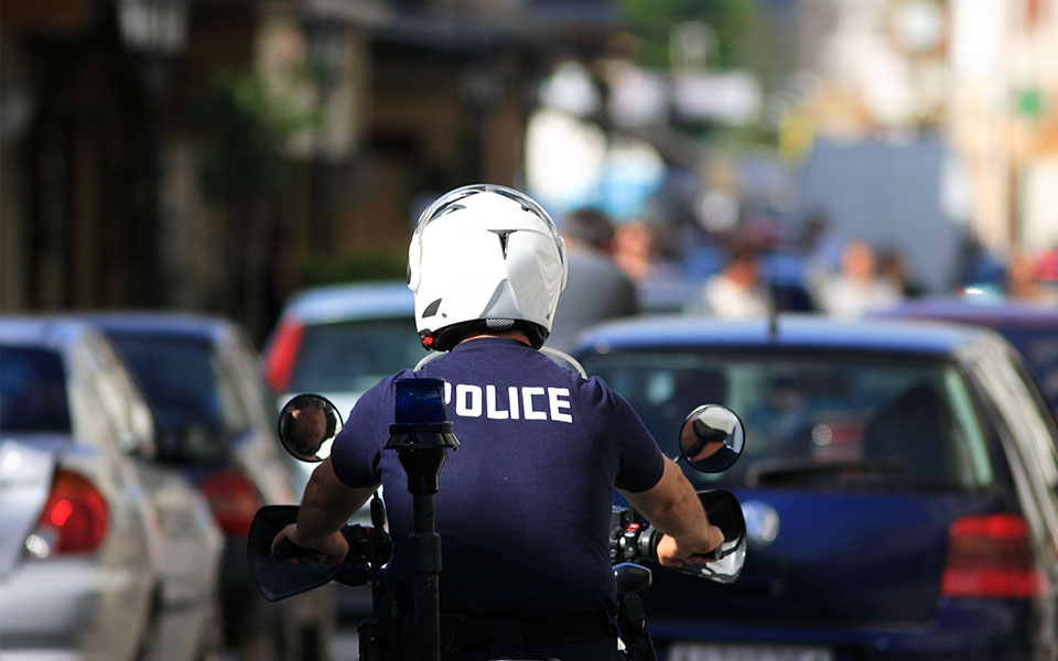 παγκράτι-ληστεία-τα-ξημερώματα-σε-μίν-562385887