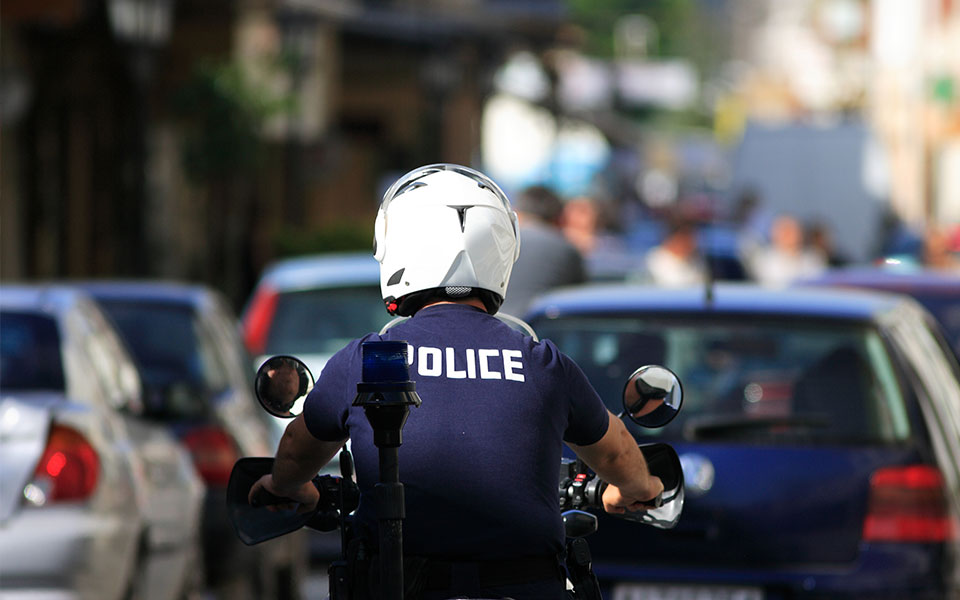 θεσσαλονίκη-ληστεία-σε-μίνι-μάρκετ-με-562354252