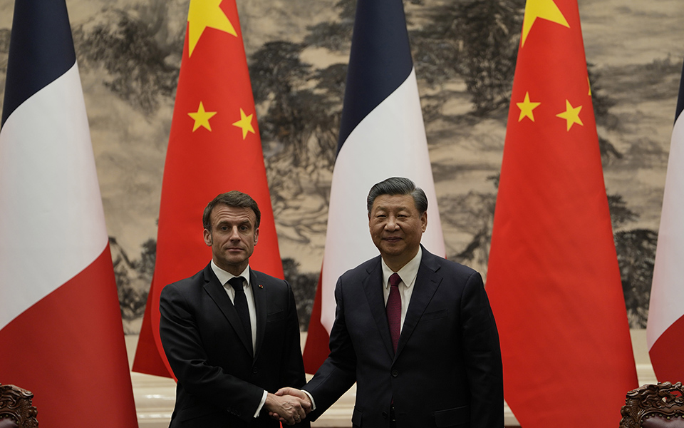 κοινή-δήλωση-μακρόν-σι-περί-επιστρ-562361875