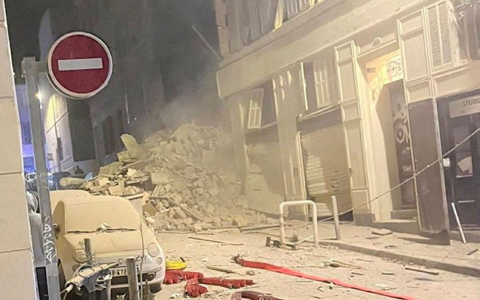 Μασσαλία: Βρέθηκε και τέταρτη σορός – «Υπάρχουν ελπίδες» για επιζώντες-3