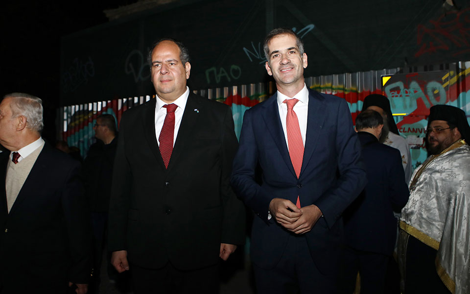 Το Αγιο Φως στο Μετόχι του Παναγίου Τάφου στην Πλάκα (εικόνες)-3