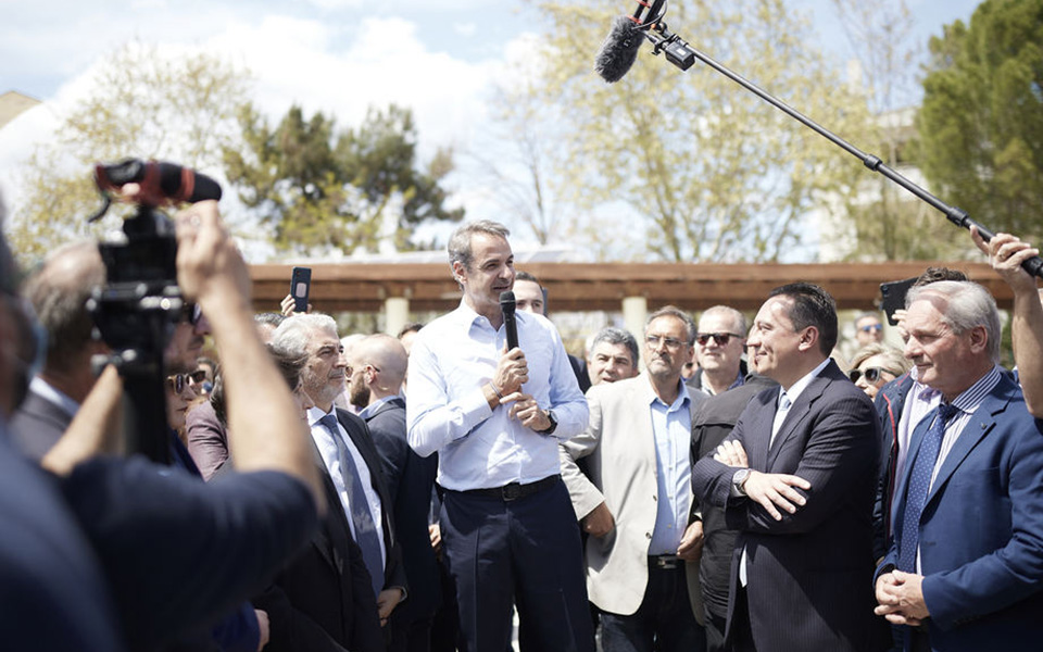 γεύμα-μητσοτάκη-σαμαρά-στην-καλαμάτα-562382416