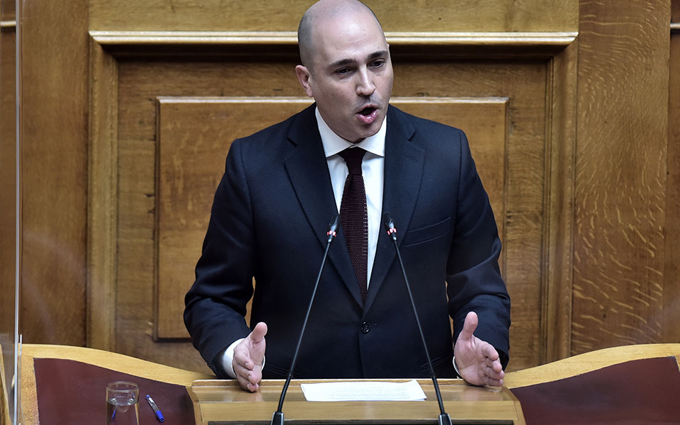 κόπηκε-από-τον-αρειο-πάγο-το-κόμμα-εμφι-562392100