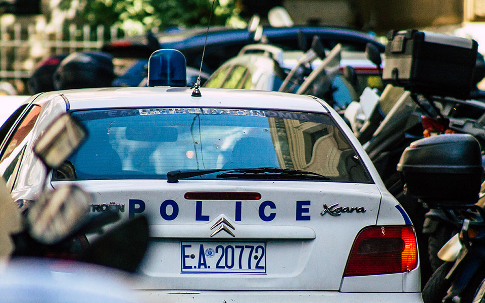 χειροπέδες-σε-25χρονο-για-διακίνηση-ναρ-562367833